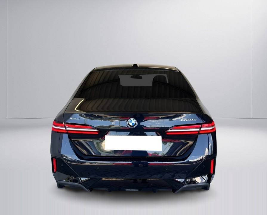 BMW Seria 5 520d xDrive M-Sport (5)