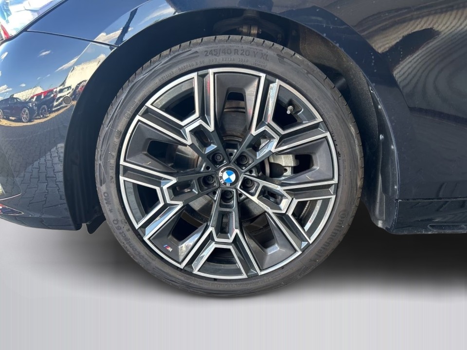 BMW Seria 5 520d xDrive M-Sport - foto 11