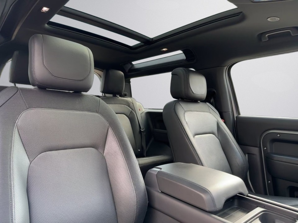 Land Rover Defender 90 D300 X-Dynamic HSE - foto 13
