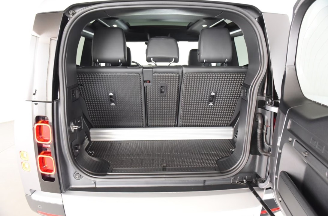 Land Rover Defender 90 D200 SE - foto 9