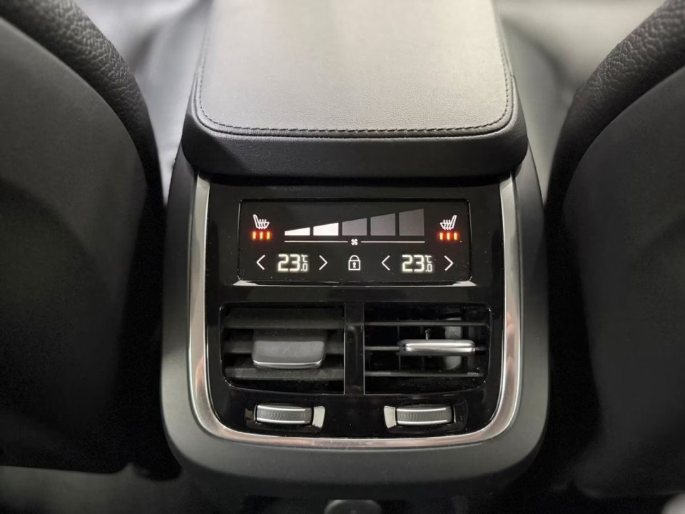 Volvo XC 90 T8 Recharge AWD - foto 22