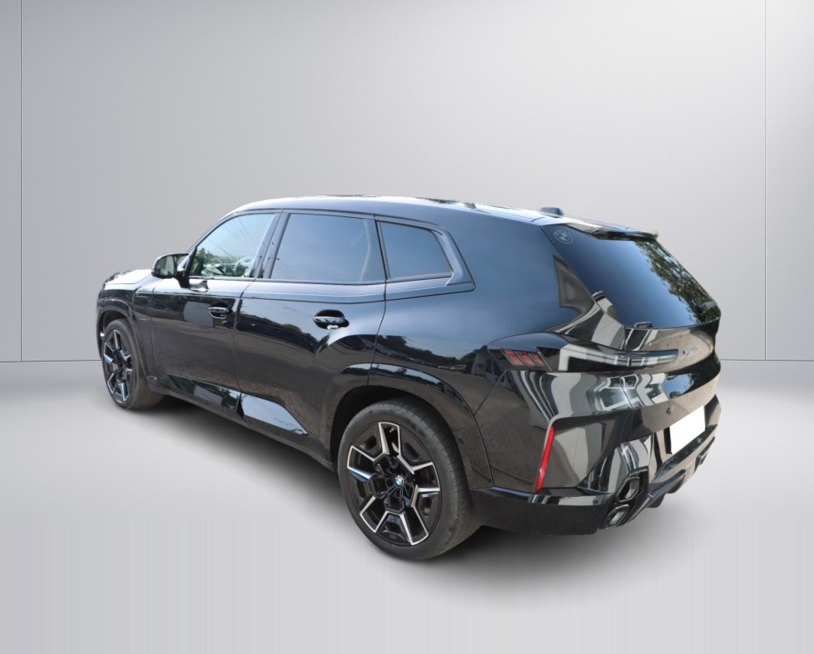 BMW XM 50e - foto 8