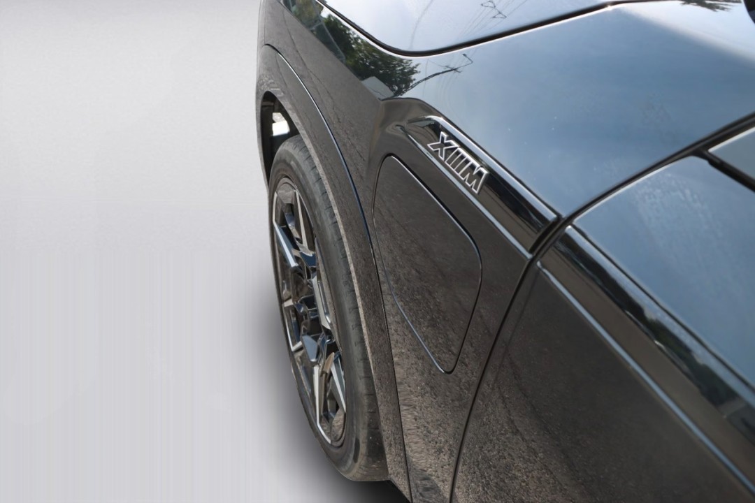 BMW XM 50e - foto 29