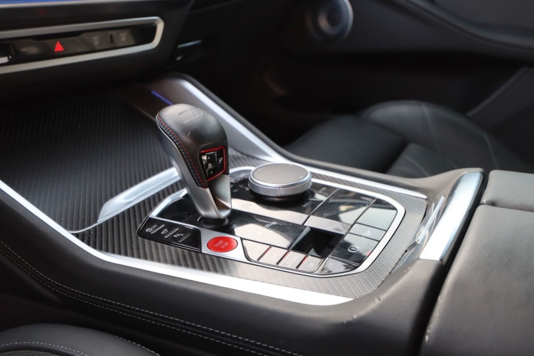 BMW XM 50e - foto 18