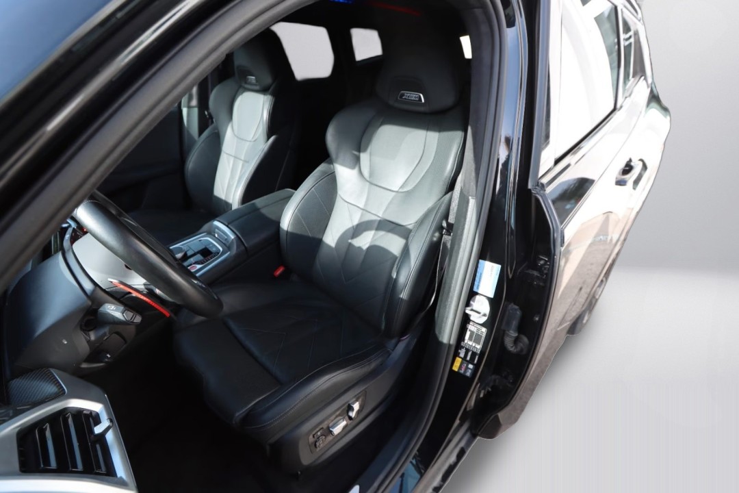 BMW XM 50e - foto 17