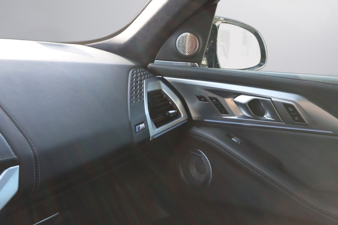 BMW XM 50e - foto 22