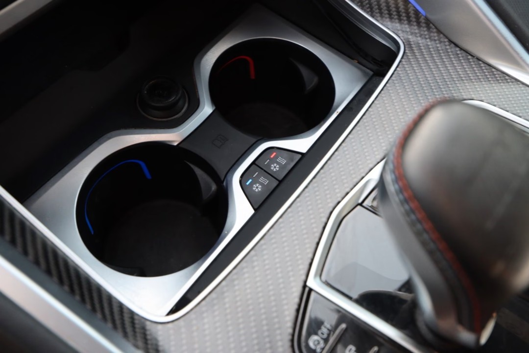 BMW XM 50e - foto 19