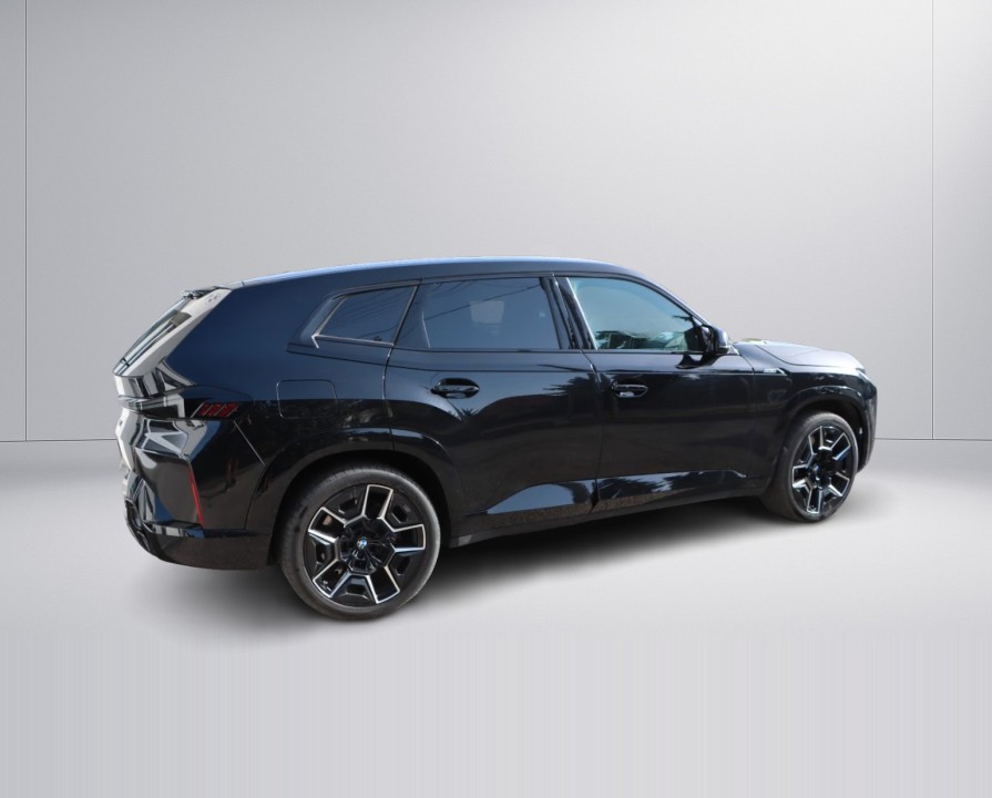 BMW XM 50e (4)