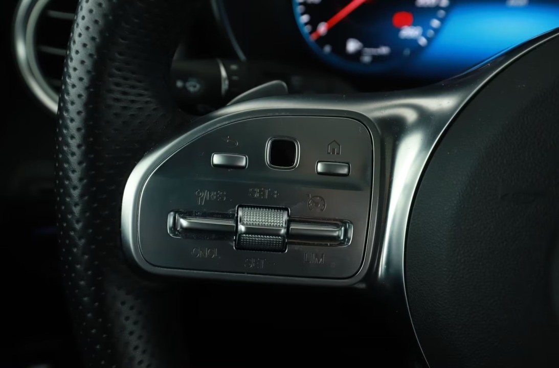 Mercedes-Benz GLC 200 4MATIC AMG Line - foto 21