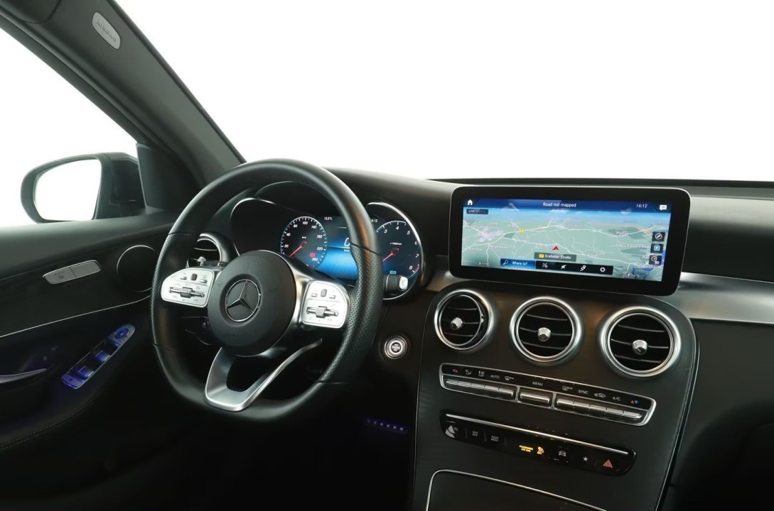Mercedes-Benz GLC 200 4MATIC AMG Line - foto 13