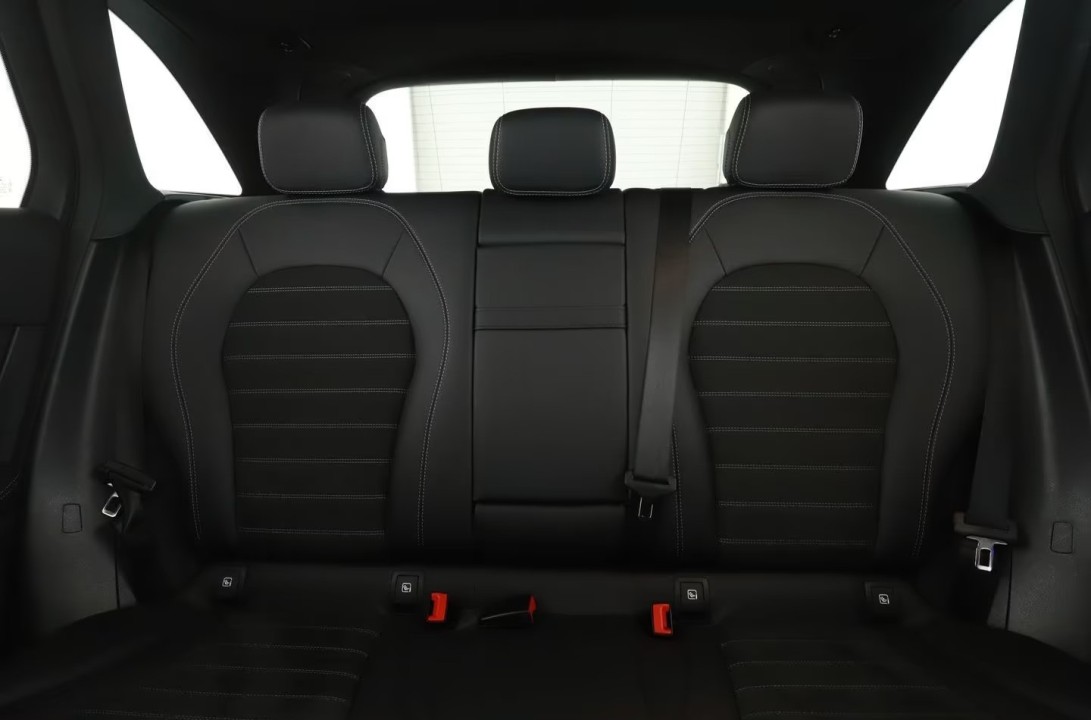 Mercedes-Benz GLC 200 4MATIC AMG Line - foto 11