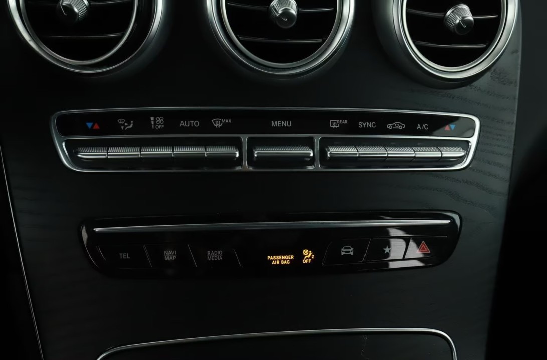 Mercedes-Benz GLC 200 4MATIC AMG Line - foto 18