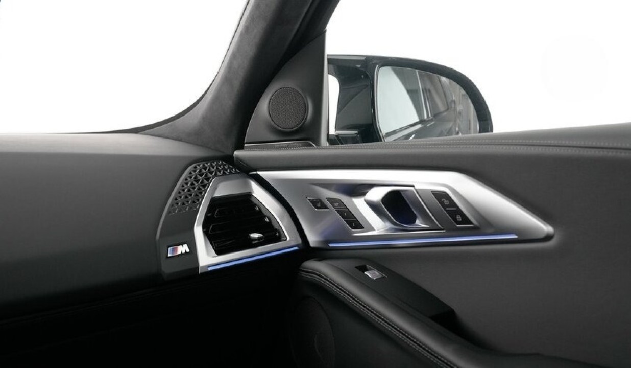 BMW XM 50e - foto 28