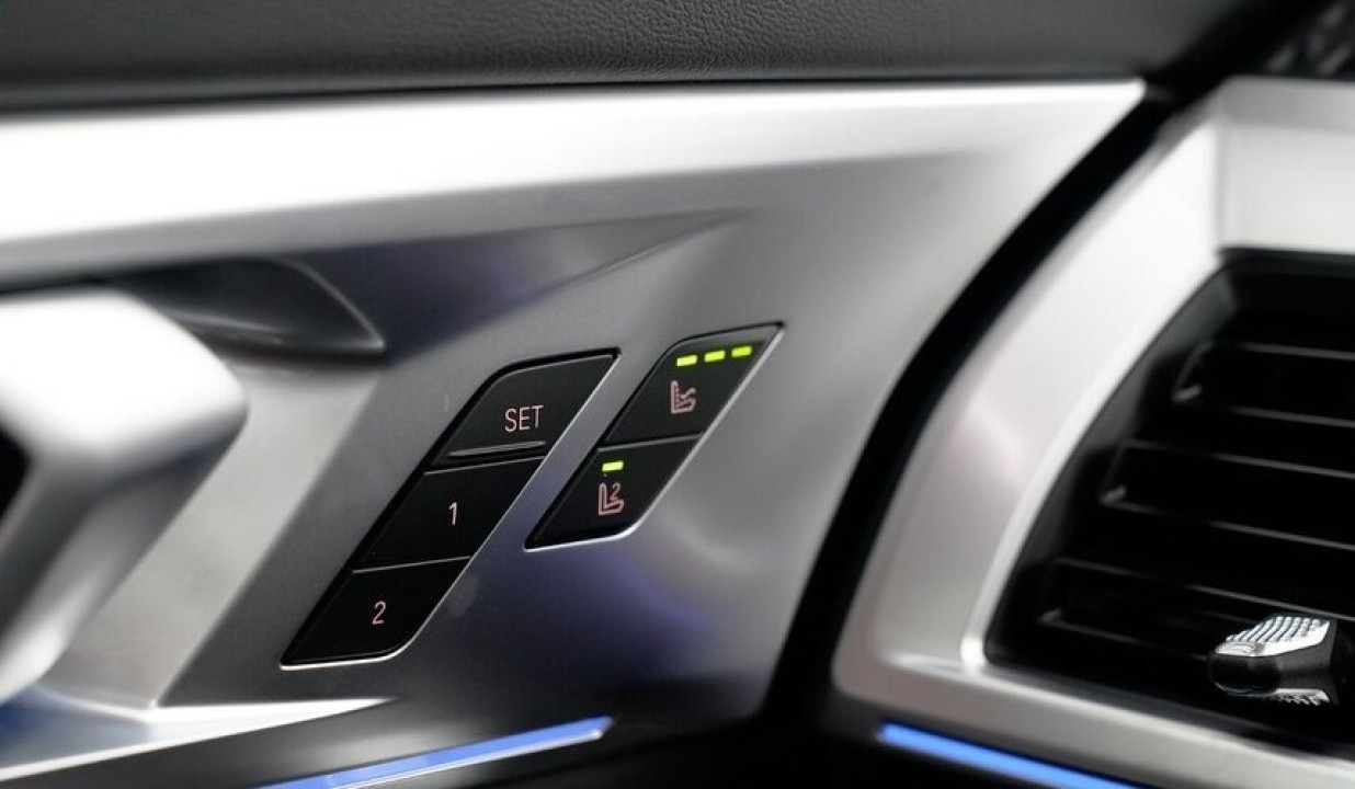 BMW XM 50e - foto 29