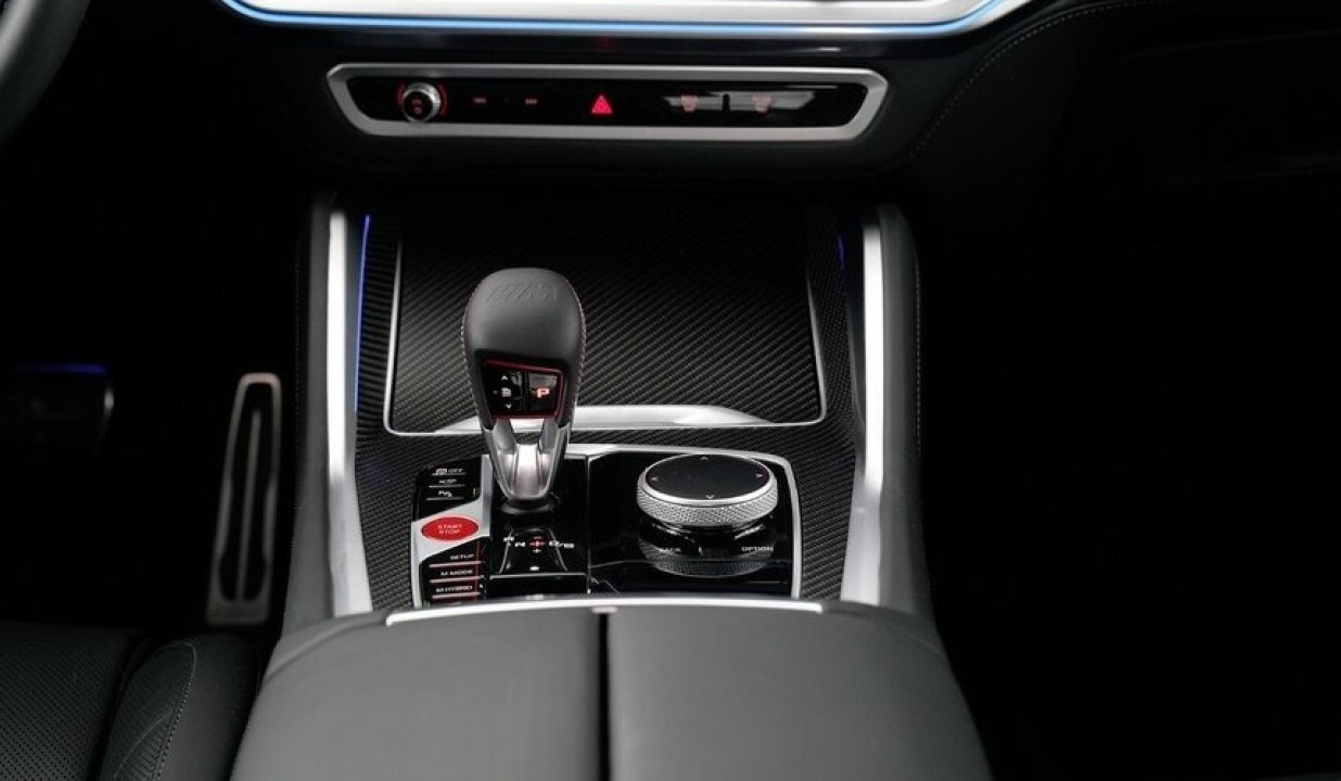 BMW XM 50e - foto 17
