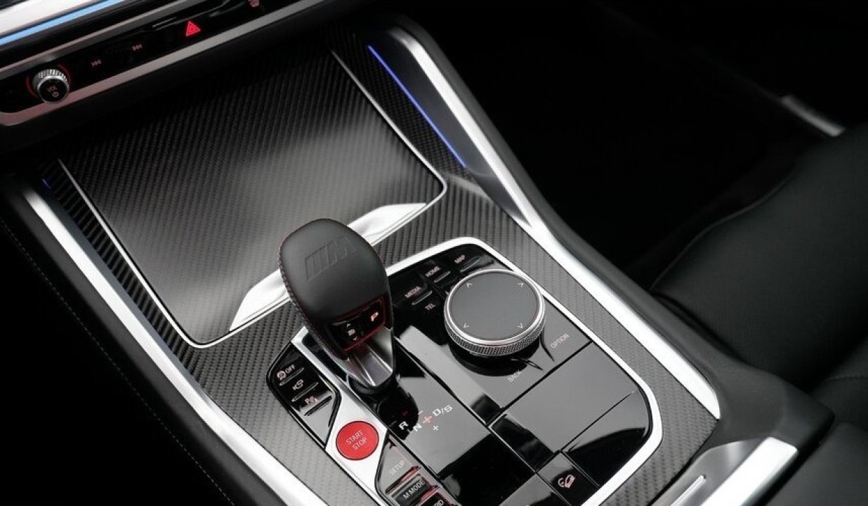 BMW XM 50e - foto 18