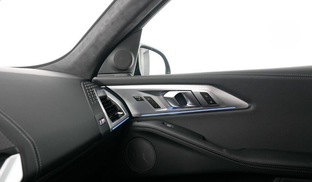 BMW XM 50e - foto 26