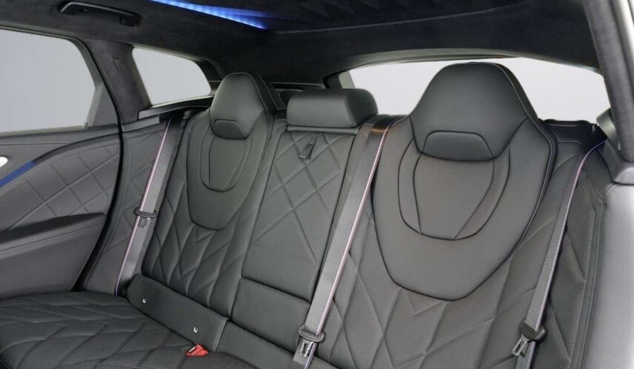 BMW XM 50e - foto 23