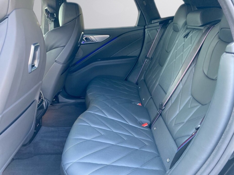 BMW XM 50e - foto 8