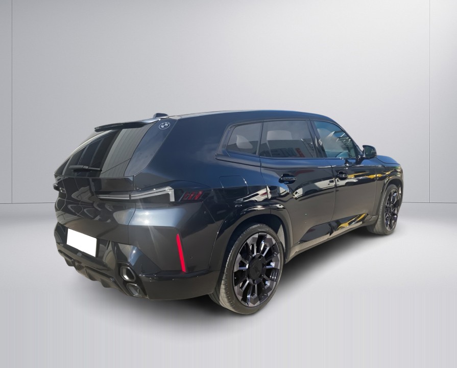 BMW XM 50e (3)