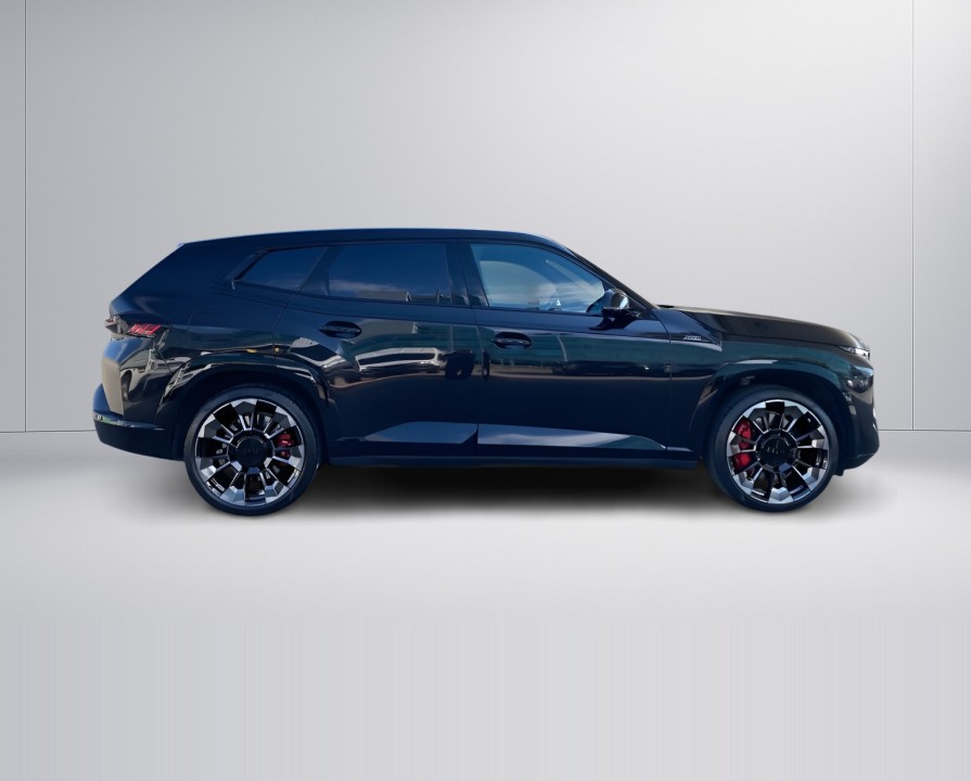 BMW XM 50e (2)
