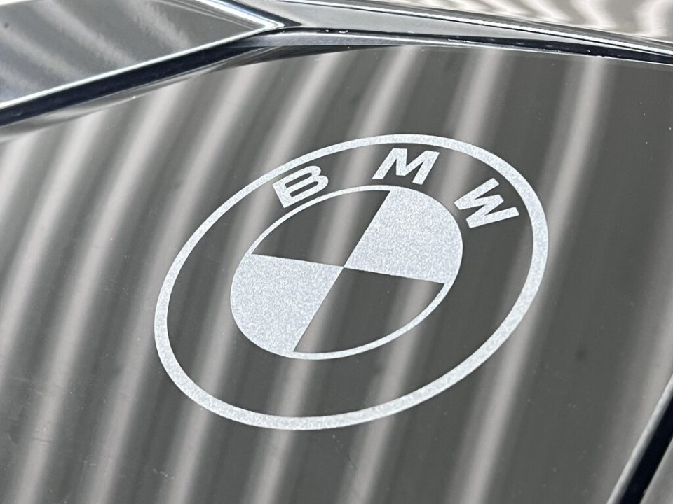 BMW XM 50e - foto 21