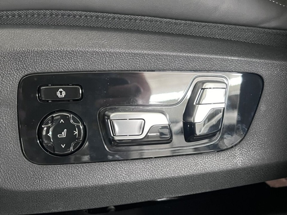BMW XM 50e - foto 19