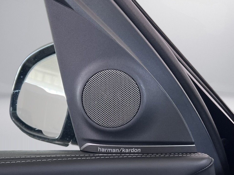 BMW XM 50e - foto 18