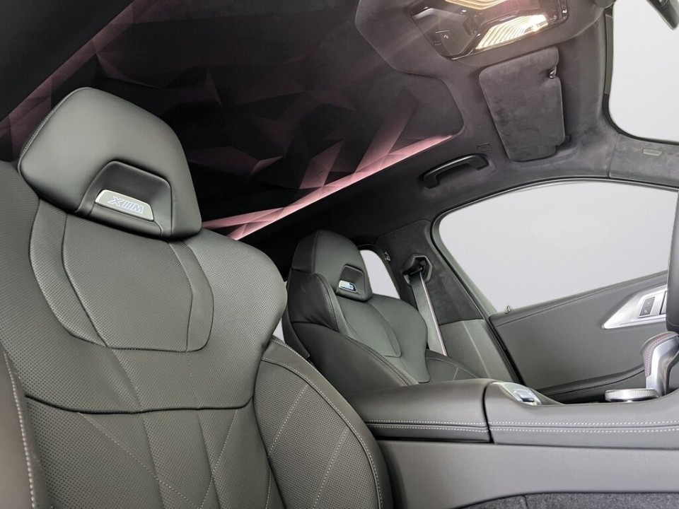 BMW XM 50e - foto 15