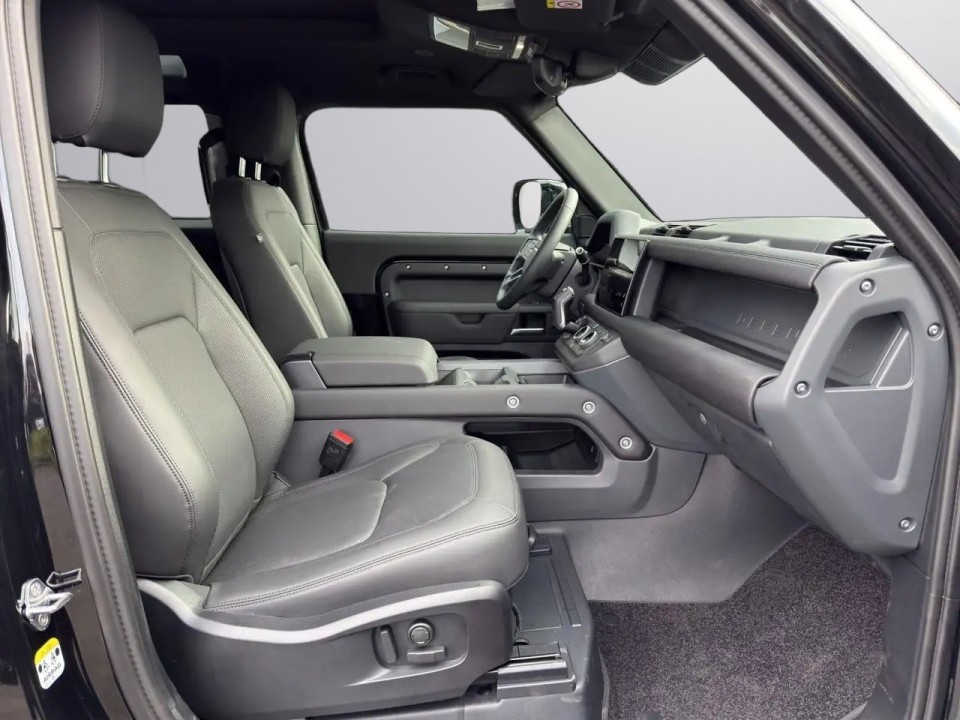 Land Rover Defender 90 D200 X-Dynamic SE - foto 7