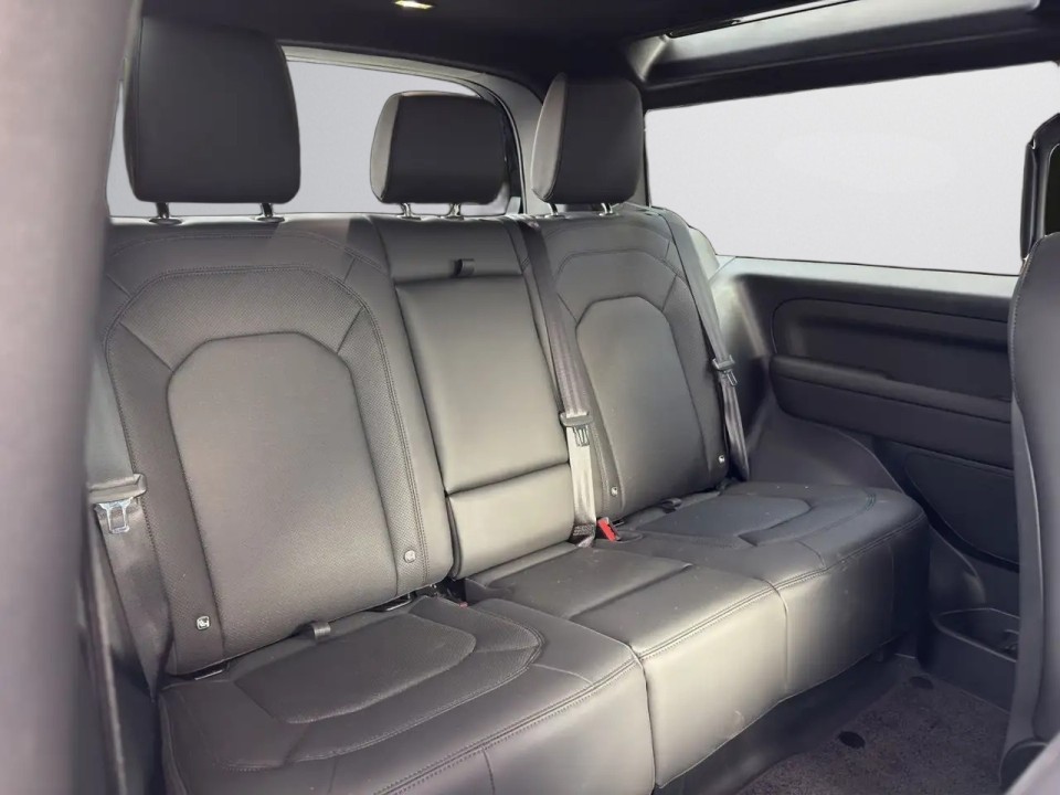 Land Rover Defender 90 D200 X-Dynamic SE - foto 8
