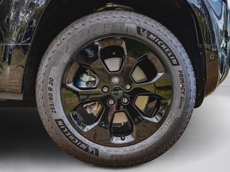Land Rover Defender 90 D200 X-Dynamic SE - foto 15