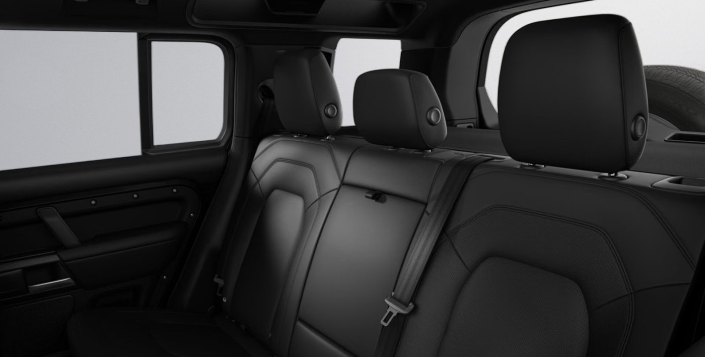 Land Rover Defender 110 D200 X-Dynamic SE (4)