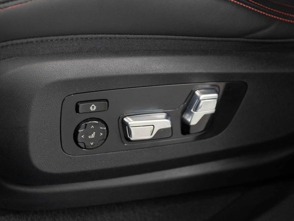 BMW XM - foto 18