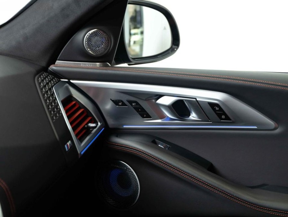BMW XM - foto 17