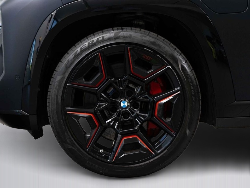 BMW XM - foto 24