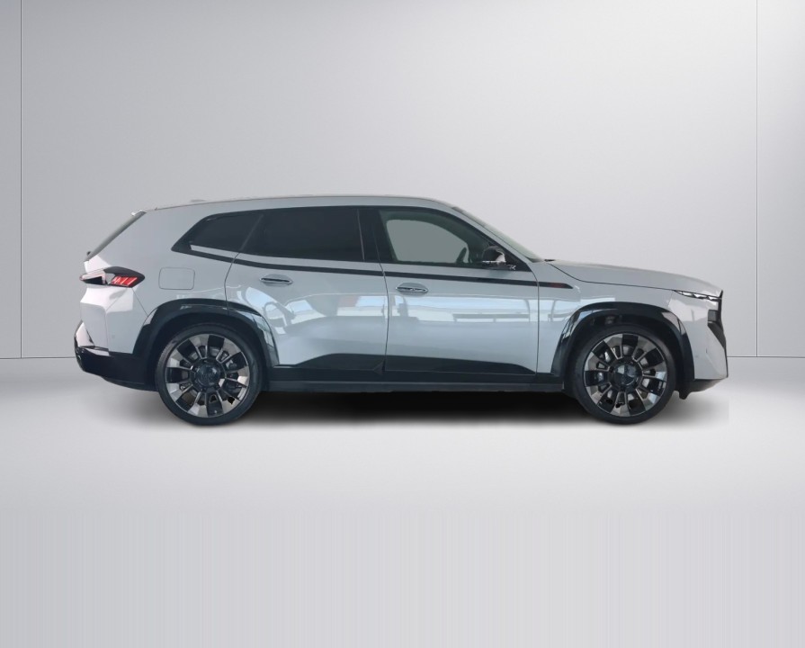 BMW XM (2)