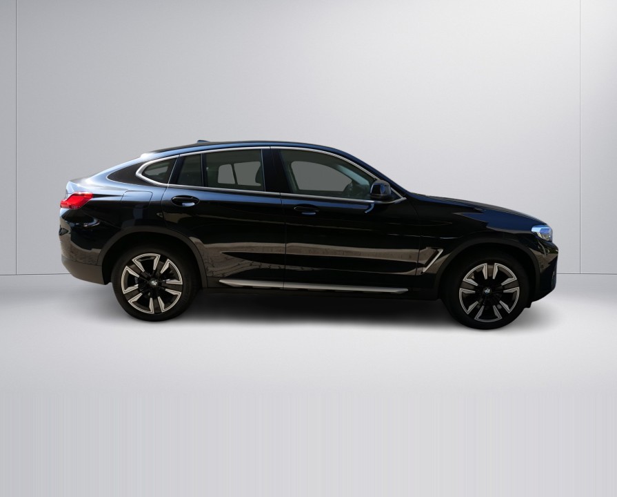 BMW X4 xDrive20i (2)
