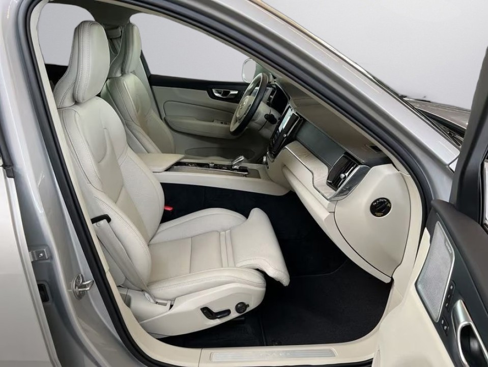 Volvo XC 60 T6 Ultra-Bright - foto 12