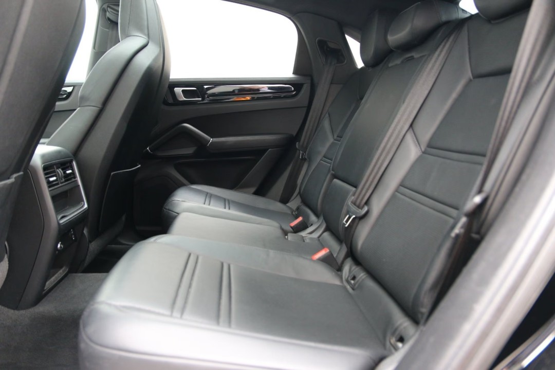 Porsche Cayenne Coupe E-Hybrid - foto 22