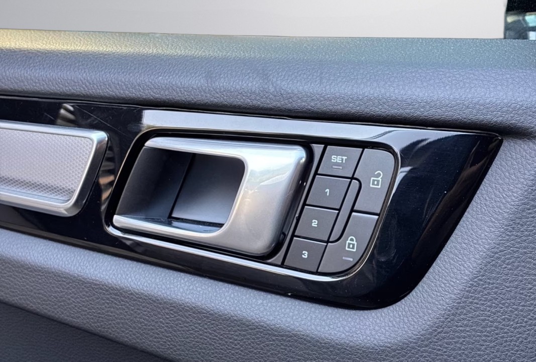 Porsche Cayenne Platinum Edition - foto 17