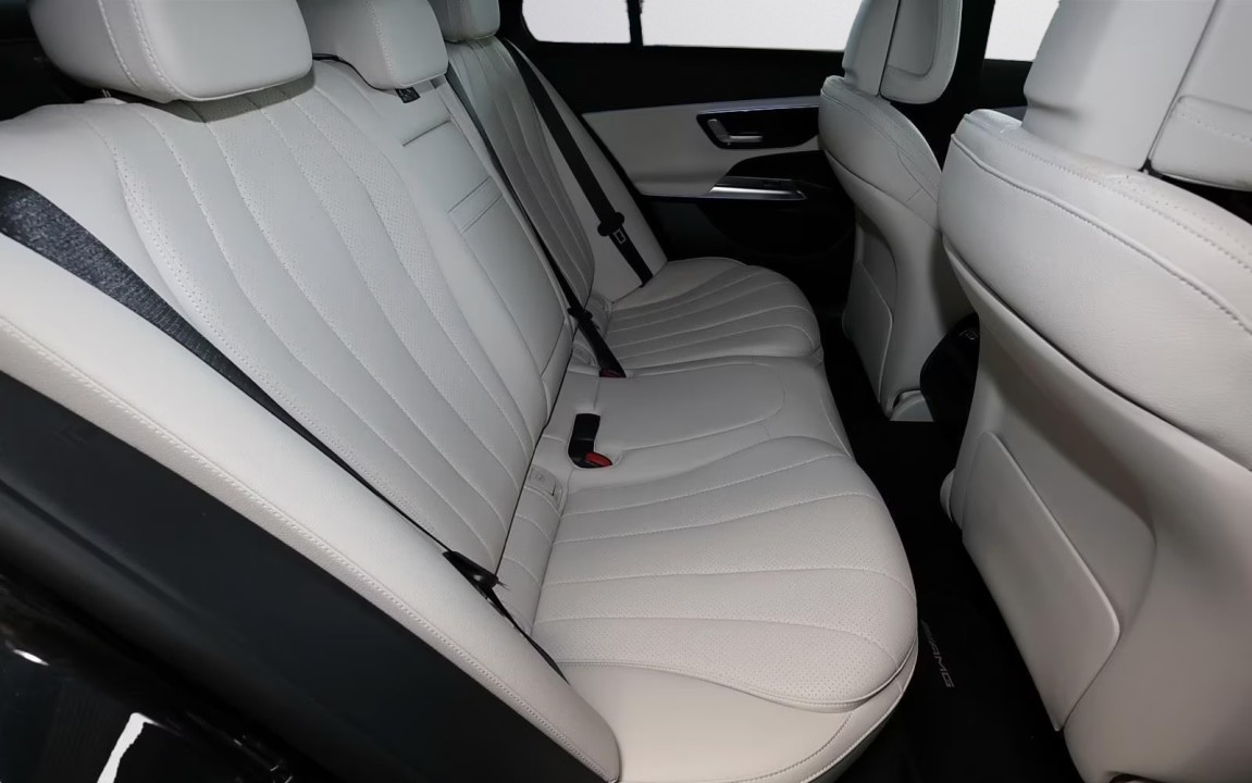 Mercedes-Benz E 200 AMG (4)