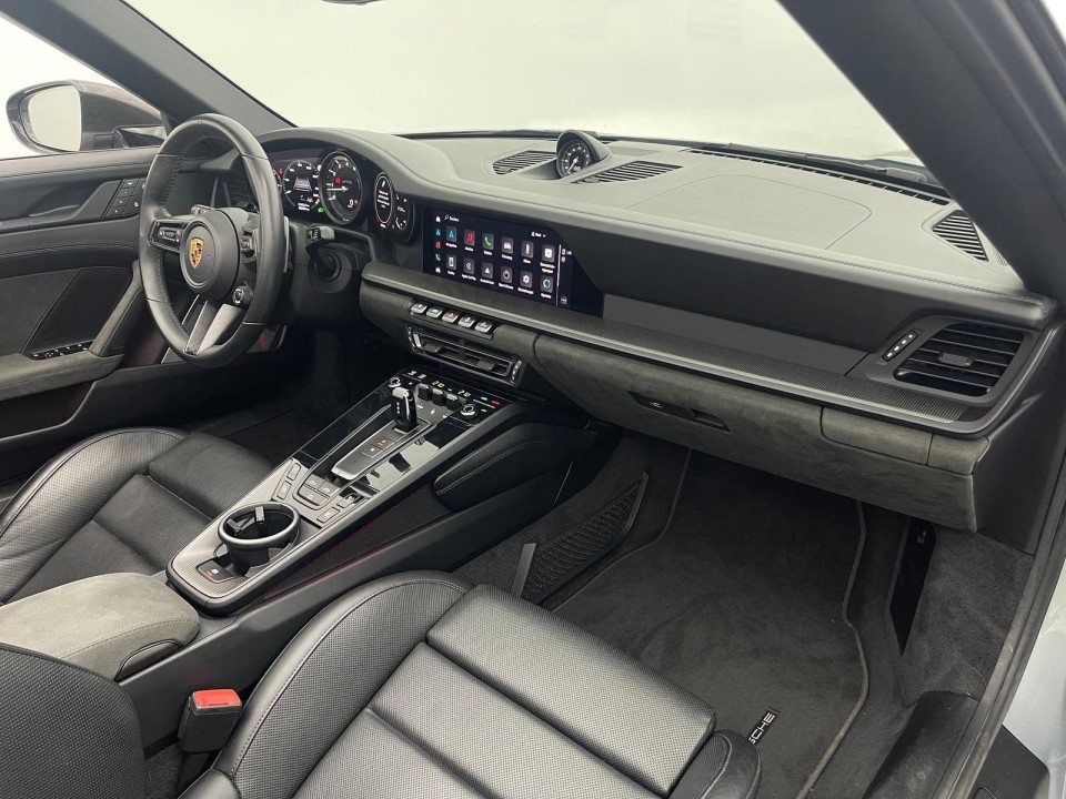 Porsche 911 GTS - foto 14