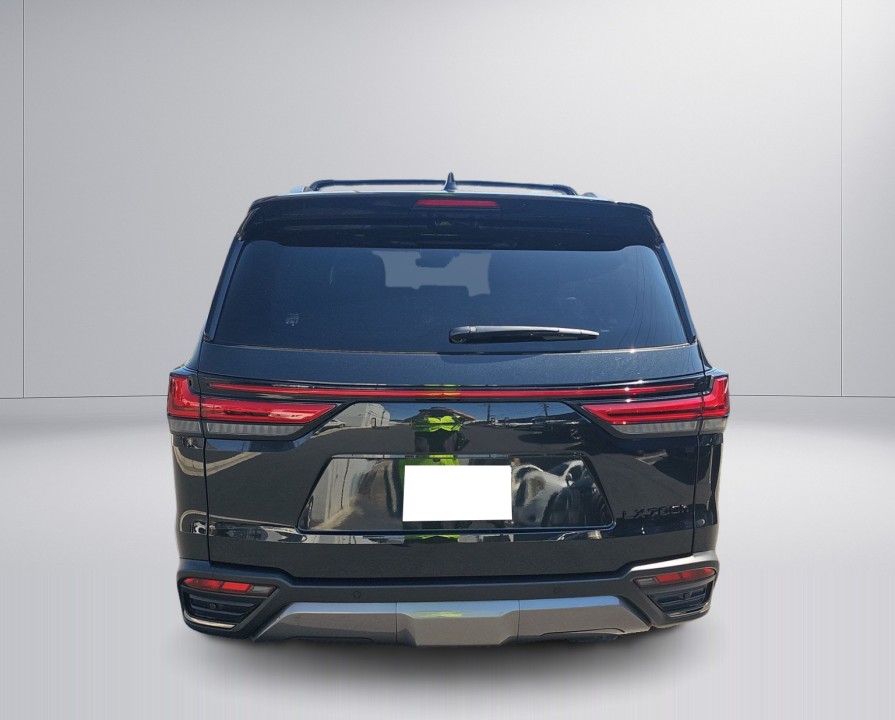 Lexus Seria LX 700h (3)