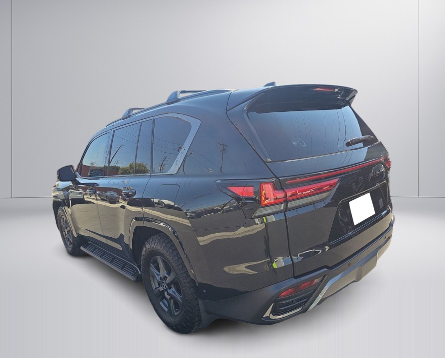 Lexus Seria LX 700h (4)