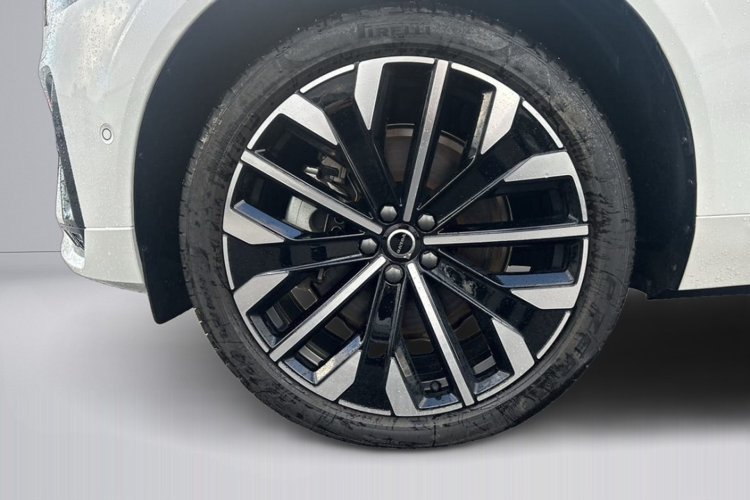 Volvo XC 60 T6 Plus Dark - foto 17