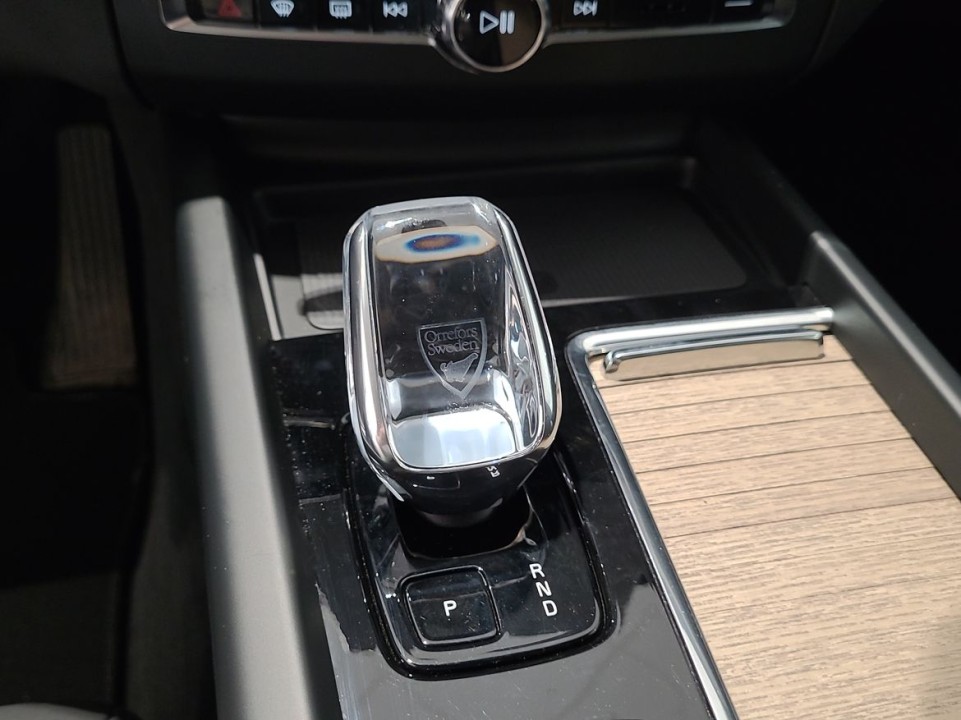 Volvo XC 60 T6 Plus Dark Nordic Edition - foto 8