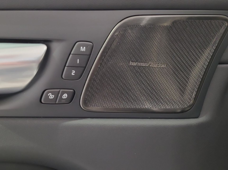 Volvo XC 60 T6 Plus Dark Nordic Edition - foto 10