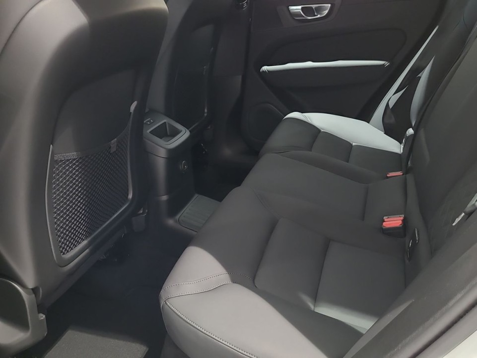 Volvo XC 60 T6 Plus Dark Nordic Edition - foto 6
