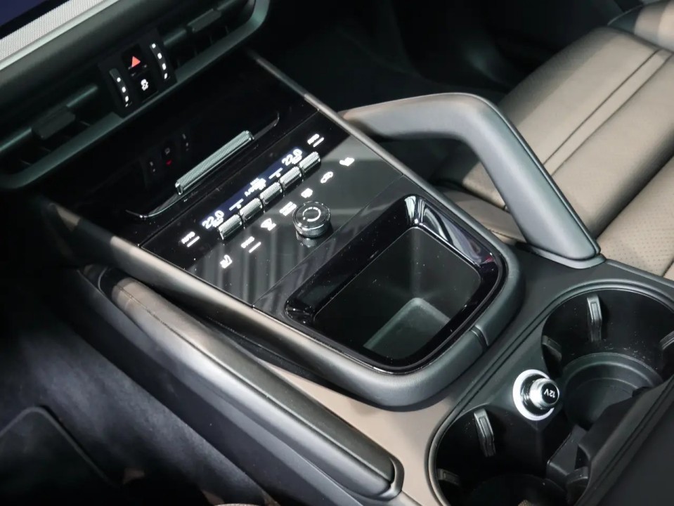 Porsche Cayenne Coupe - foto 16